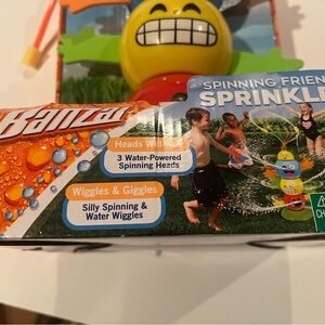 Spinning Friends Sprinkler - Yellow and Red